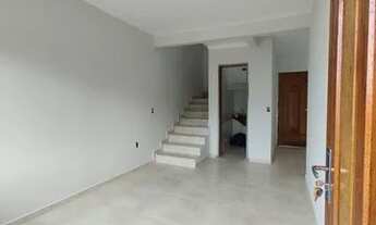 Imagem 3: Sobrado a venda com 2 suítes e garagem coberta, no bairro Potecas em São José/SC