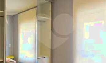 Imagem 7: More próximo da Estação Pinheiros da linha amarela do metrô