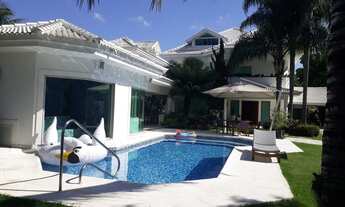 Imagem 2: Casa de condomínio para venda tem 1200 metros quadrados com 5 quartos