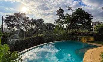 Imagem 7: Casa a venda no Alto de Pinheiros com 4 quartos sendo 4 suites, lazer completo com piscina