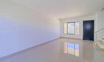 Imagem 3: Sobrado para venda tem 131 metros quadrados com 4 quartos em Uberaba - Curitiba - PR