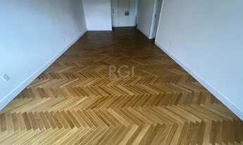 Imagem 6: Apartamento de três dormitórios, suíte e duas vagas de garagem na Rua Ramiro Barcelos, bai