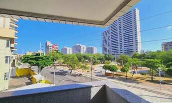 Imagem 5: Apartamento com o clima agradável, vista bonita e uma bela varanda aconchegante