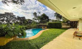 Imagem 4: Casa a venda no Alto de Pinheiros com 4 quartos sendo 4 suites, lazer completo com piscina