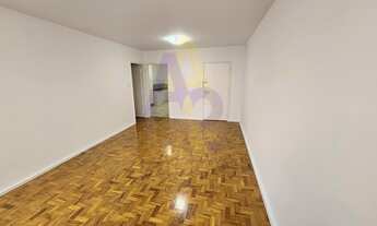 Imagem 2: Apartamento em bom estado com 3 dormitórios, 1 vaga de garagem em prédio procurado do Jd