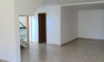 Imagem 3: RECREIO - RUA DR CRESPO/ EXCELENTE CASA COM 3 SUÍTES + SÓTÃO COM BANHEIRO.AMPLA SALA. 245M