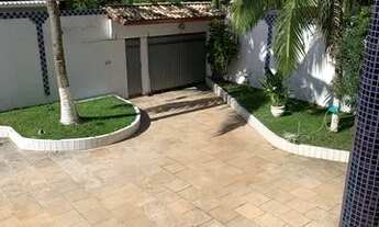 Imagem 3: Casa de condomínio para venda possui 800 metros quadrados com 5 quartos