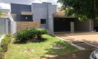 Imagem 4: Casa de condomínio térrea para aluguel e venda possui 206 metros quadrados com 3 quartos