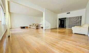 Imagem 2: Apartamento na quadra da praia com 4 quartos em Copacabana