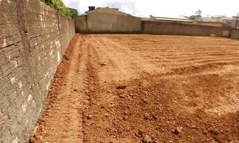 Imagem 4: Terreno Grande murado ao lado de condomínio Alto Padrão - Oportunidade 900m2