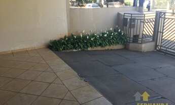 Imagem 5: Casa com 4 quartos - Bairro Centro em Rolândia