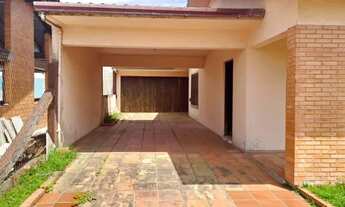 Imagem 3: Casa ampla muito bem localizada com 3 dormitórios e anexo