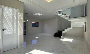 Imagem: Sobrado de 3 quartos com quintal em SJP