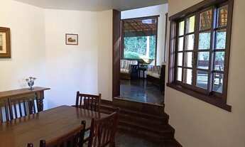 Imagem 4: Casa de condomínio sobrado para aluguel e venda possui 420 metros quadrados com 4 quartos