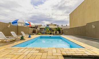 Imagem 2: Casa Com Piscina, Salão De Festas E 4 Quartos no Portão