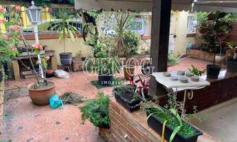 Imagem 2: Localização extritamente residencial, rua Astreia, casa linear, com quintal frontal