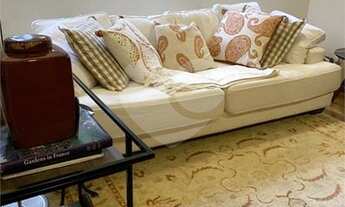 Imagem 3: Casa de condomínio para aluguel e venda possui 405 metros quadrados com 4 quartos