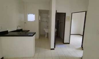 Imagem 2: Alugo belo Apt de 2 quartos, 2º Andar (terreo + 2), Condomínio Via Roma