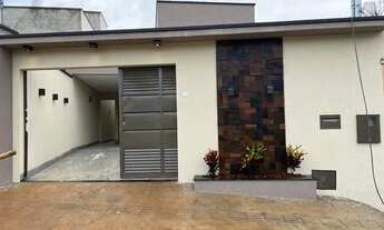 Imagem 2: Acabamento diferenciado, casa de 3 quartos sendo um suíte no setor Parque das Flores. apro