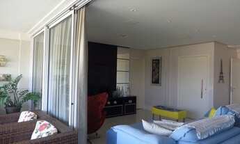 Imagem 3: Apartamento mobiliado com 220m² de área útil, 3 vagas de garagem, amplo living, varanda go