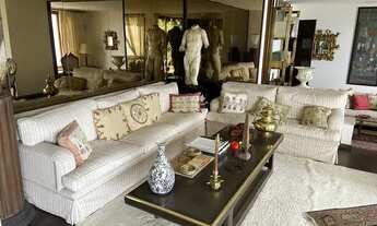 Imagem 4: Maravilhoso imóvel com direito a laje e na melhor localização da Avenida Atlântica