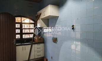 Imagem 4: PORTO ALEGRE - Casa Padrão - Floresta