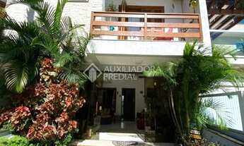 Imagem 5: PORTO ALEGRE - Casa Padrão - Hípica