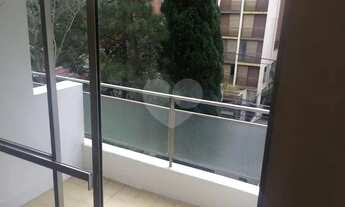 Imagem 4: Lindo, recém reformado,sala expandida, dois dormitórios e um terraço