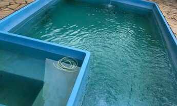 Imagem 2: Casa com piscina, em lote com área de 200 m², em Mateus Leme/ MG