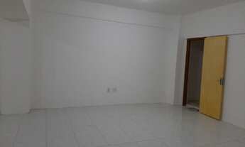 Imagem 2: Salas comerciais com 90m² em excelente localização no Centro