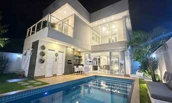 Imagem: Casa alto padrão em condomínio com deck