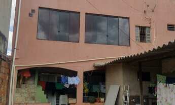 Imagem: Qd 203 sobrado fundos com 2 res, ambas de