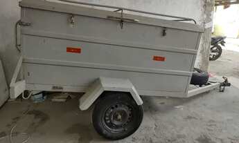 Imagem: Carretinha toda fechada