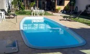 Imagem: Casa duplex com piscina e churrasqueira