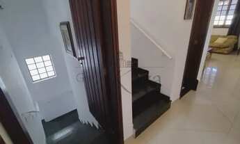 Imagem 3: Sobrado para venda com 375 metros quadrados com 4 quartos