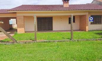 Imagem 2: Casa ampla muito bem localizada com 3 dormitórios e anexo