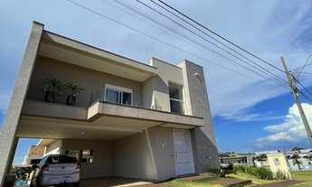 Imagem 2: Sobrado para Venda em Cascavel, Cataratas, 3 dormitórios, 1 suíte, 3 banheiros, 2 vagas