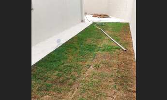 Imagem 5: 771B. CASA 3Q DE ESQUINA COM QUINTAL FRENTE E LATERAL, 2 VGS ESTILO MODENO B. N CENTRO