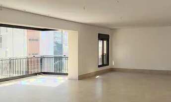 Imagem 3: 226 m² - Altíssimo Padrão nos Jardins - 3 Suítes - 4 vagas - Depósito - São Paulo