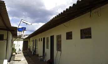 Imagem: Quarto com banheiro e área serviço