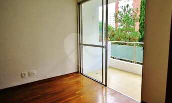 Imagem 2: Lindo, recém reformado,sala expandida, dois dormitórios e um terraço