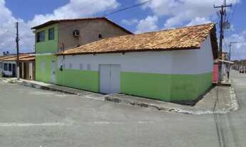 Imagem 3: Casa em rua pública