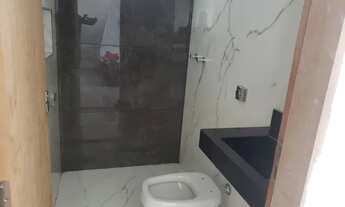 Imagem 7: CASA EM VIA PUBLICA