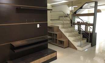 Imagem 3: Casa alto padrão quartos sendo 1 suíte com closet, 2 vagas, na Granja dos Cavaleiros