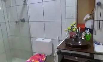 Imagem 1: Casa com 1° Andar,4 vagas de carro,4 quartos, 2 WC Banheiros, 1 Banheiro suíte, 2 Salas..