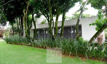 Imagem 3: Maravilhosa casa de esquina com muita área verde