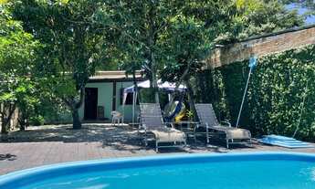 Imagem 2: Casa térrea com quiosque e piscina, terreno com 526m² no bairro Alto Petrópolis