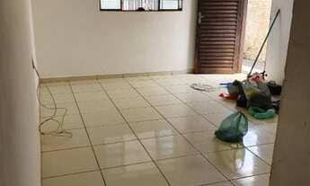 Imagem 5: Casa com dois quartos, sala ampla e garagem