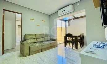 Imagem 2: Apartamento 2 dormitórios reformado com pátio