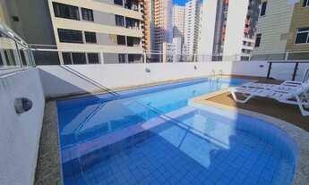 Imagem 4: Apartamento com o clima agradável, vista bonita e uma bela varanda aconchegante